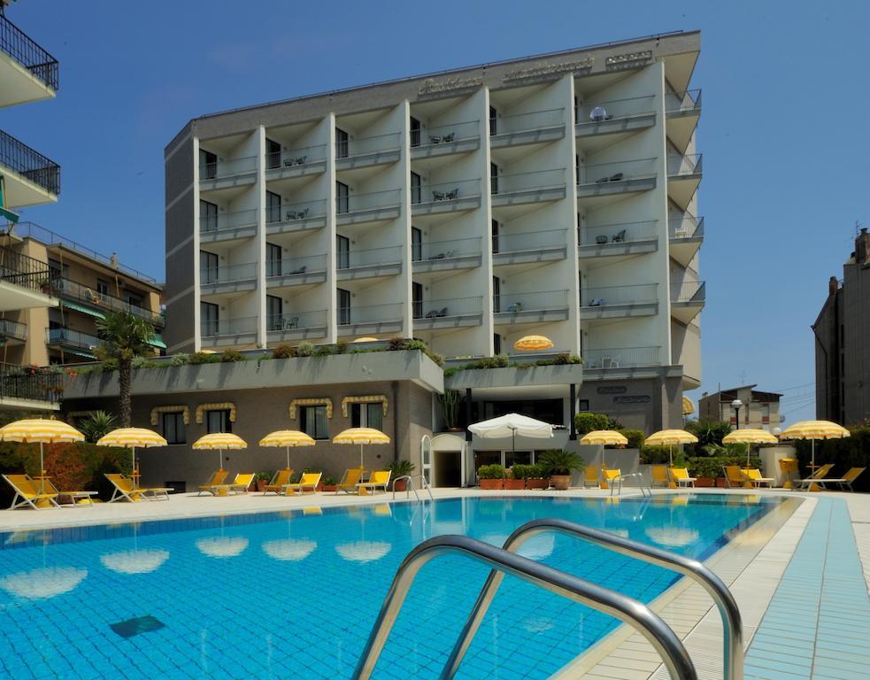 Aparthotel Mediterranée 4*